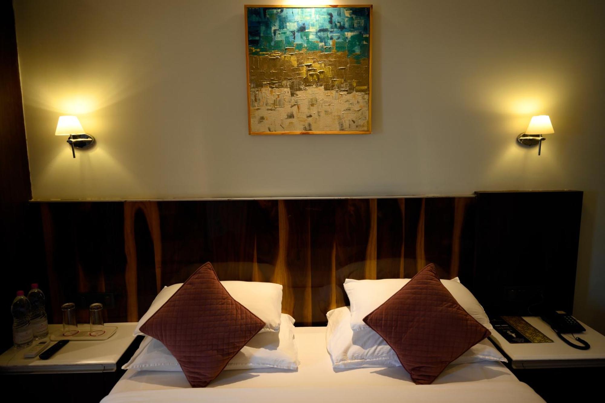 Hotel Holiday Resort Hotel 3*
