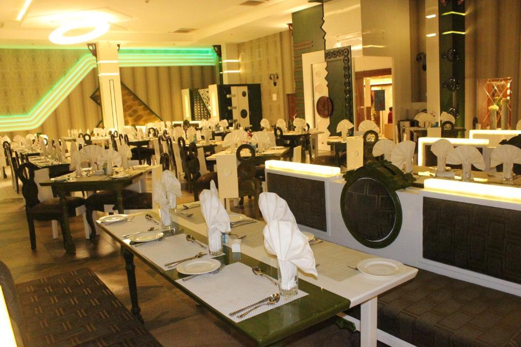 Hotel Hotel Holiday Resort 3*