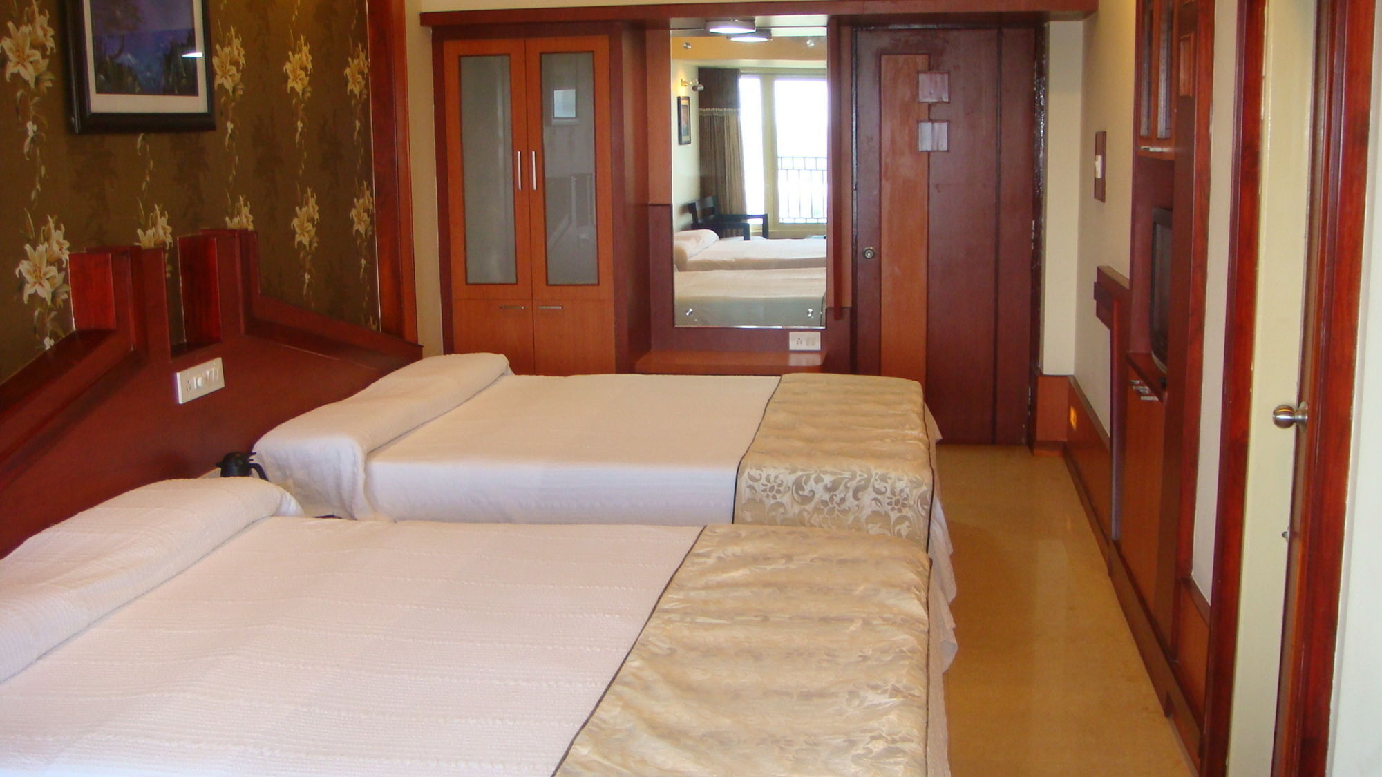 Hotel Holiday Resort Hotel