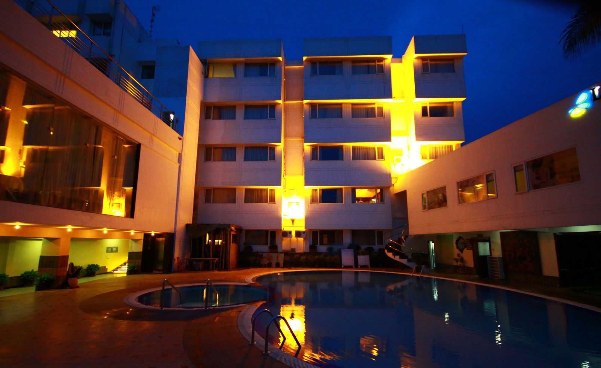 Hotel Holiday Resort 3*